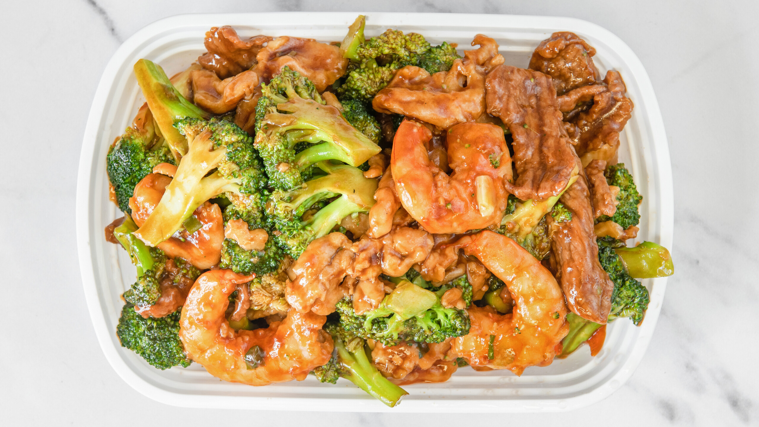 Beef, Chicken, and Shrimp with Broccoli in Garlic Sauce / 鱼香三样 鱼香鸡, 牛, 虾, 芥兰