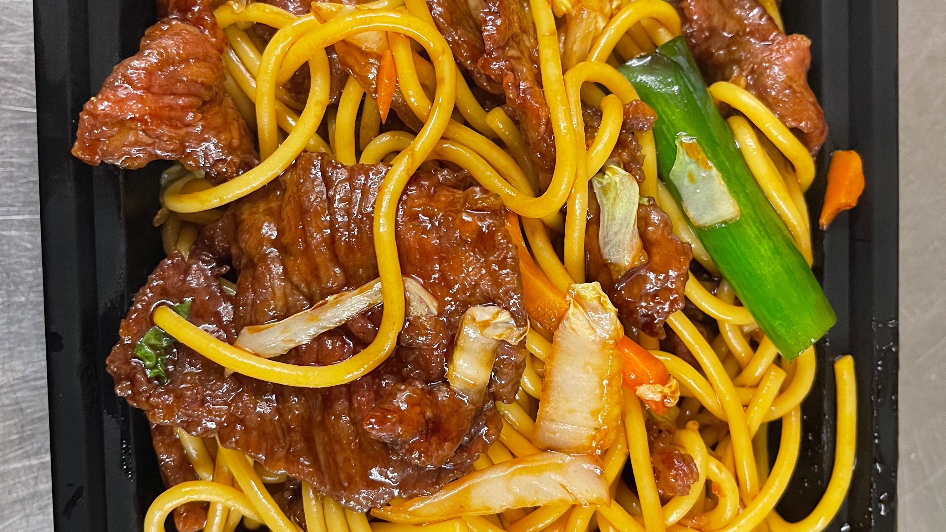Beef Lo Mein (S)/ 牛捞面小份