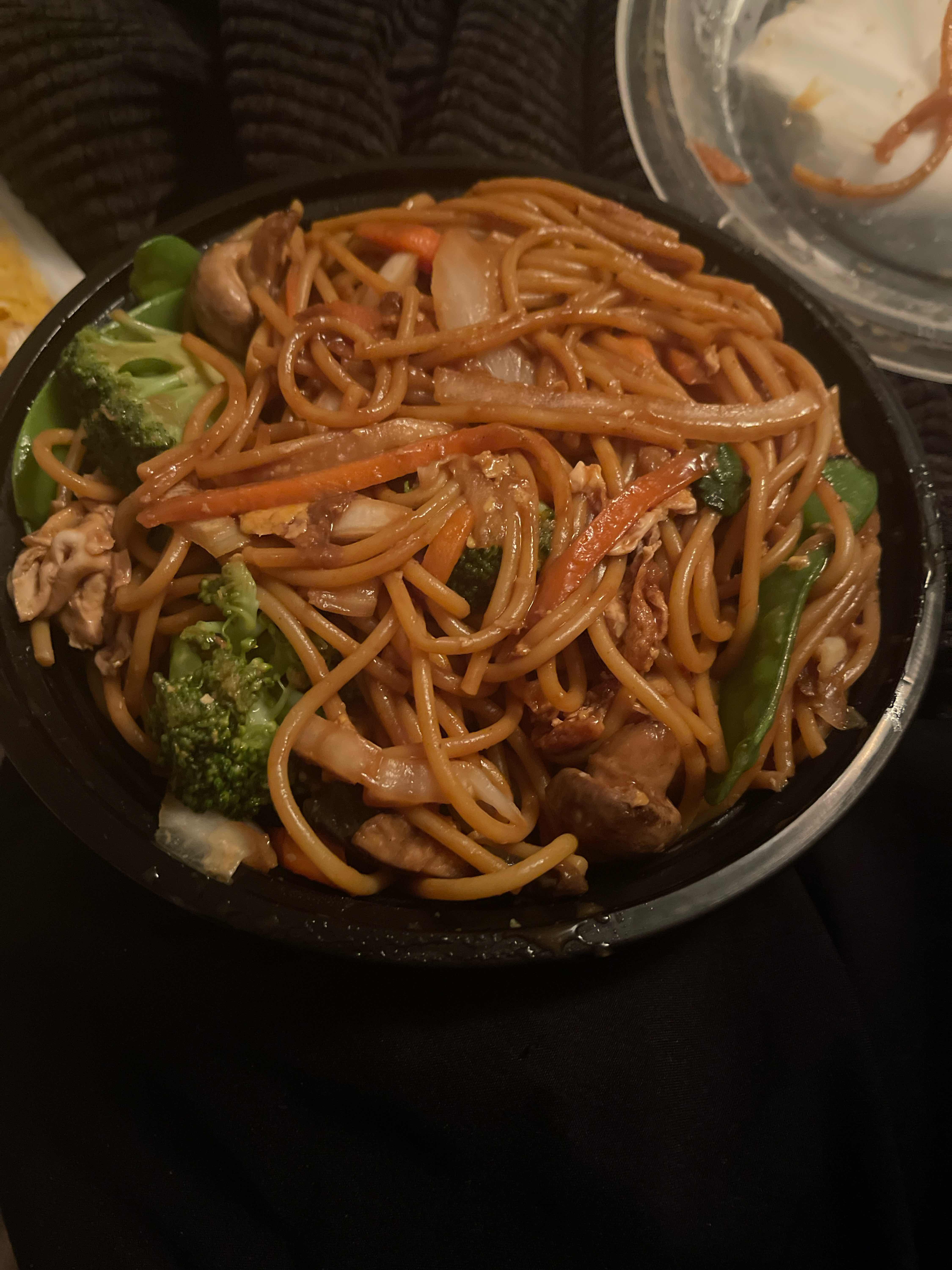 Vegetable Lo Mein (S)/ 菜捞面小份