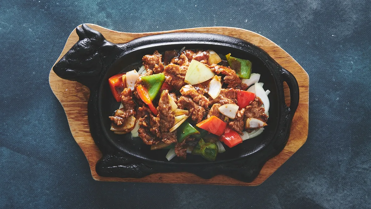 F5. Oksekød Med Pebersauce