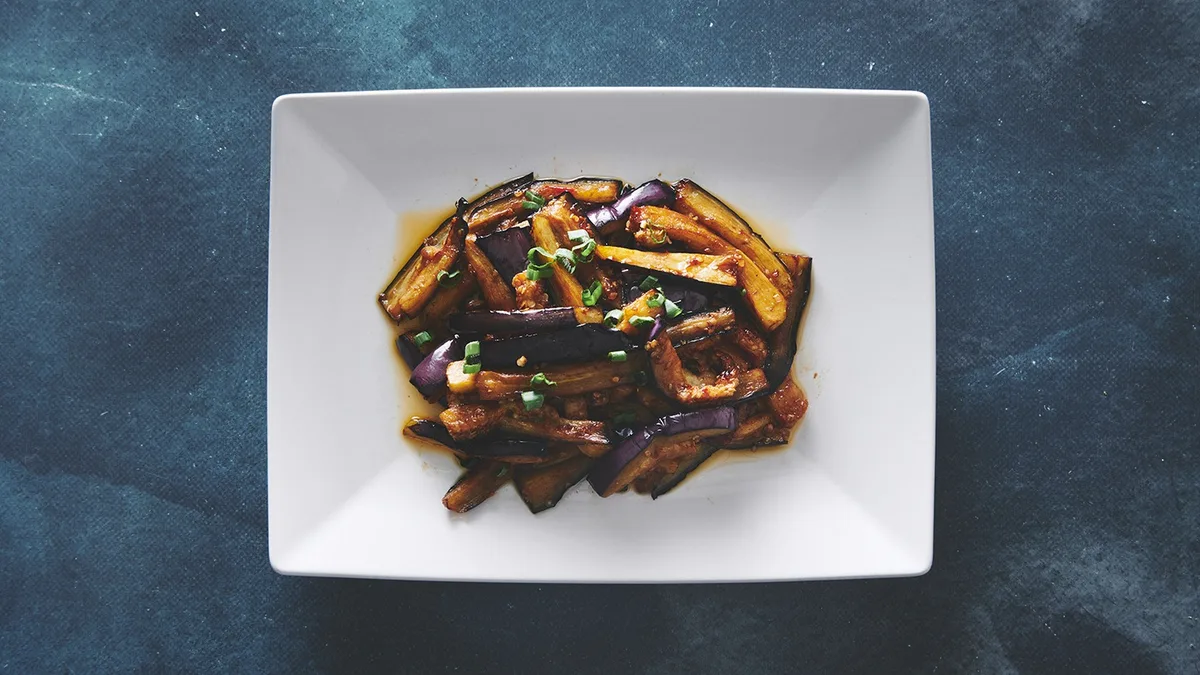V1. Stegt Aubergine I Sichuan Style (V) (Stærk) 🌶️