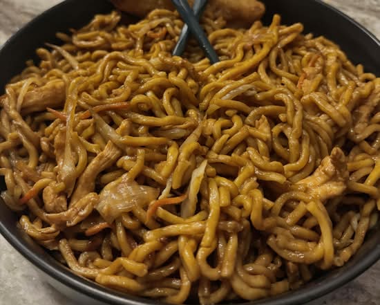 雞撈麵 31. Chicken Lo Mein (Qt)