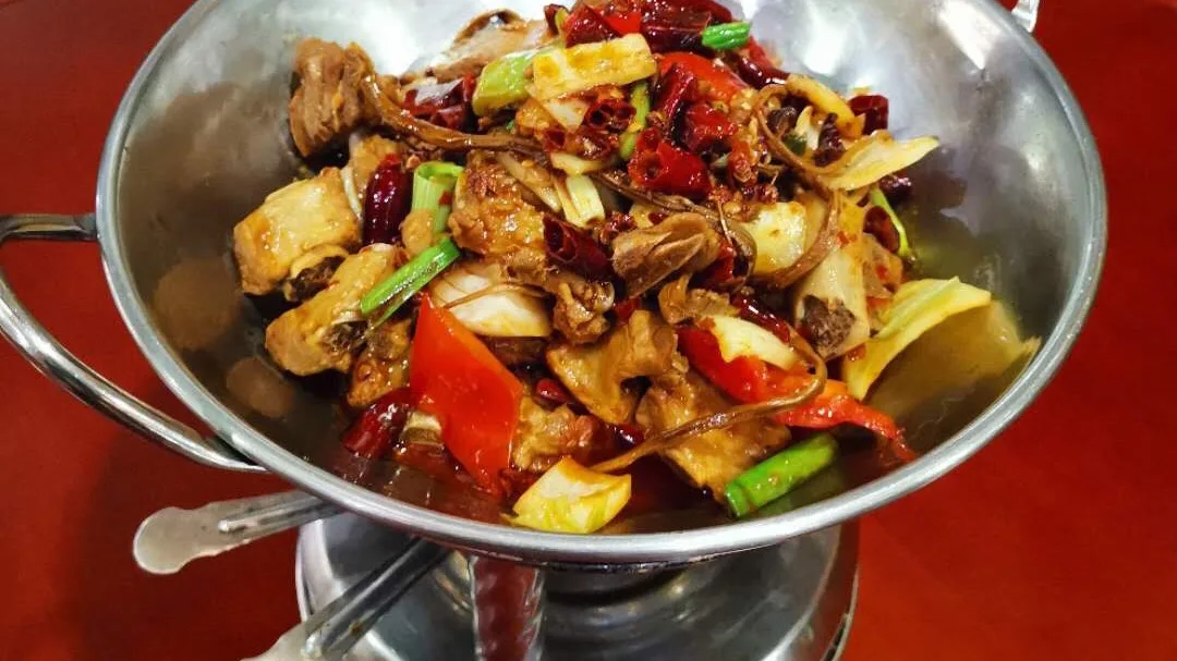 505 Fűszeres oldalas forró serpenyőben 香锅排骨