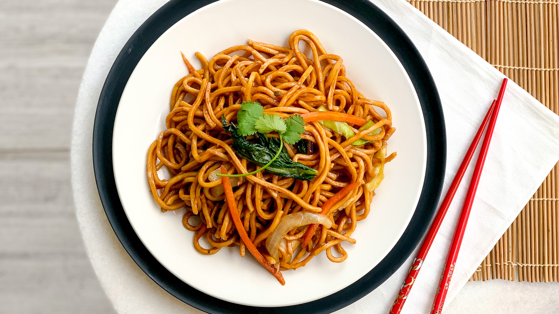 17. Vegetable Lo Mein 蔬菜捞面