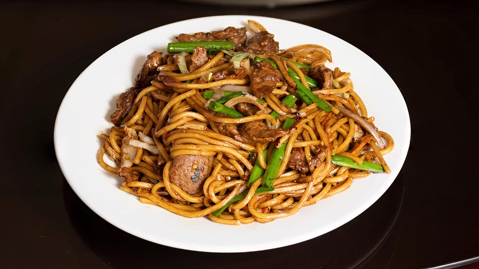 20. Beef Lo Mein 牛肉捞面