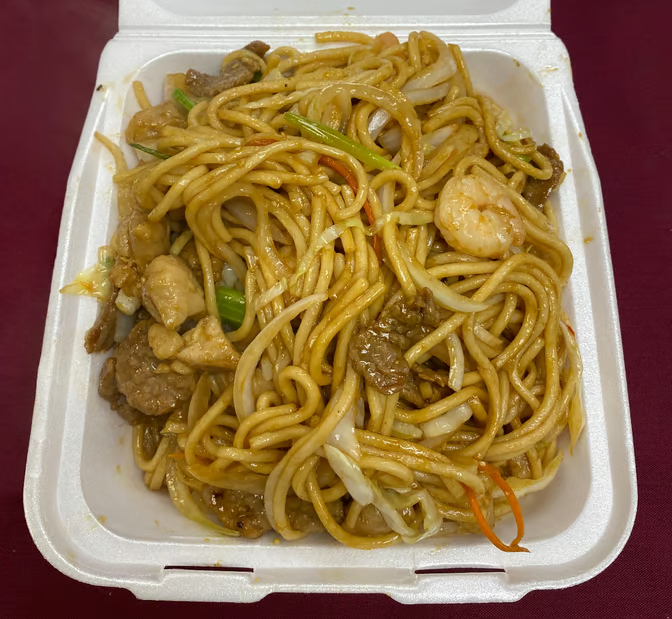 22. House Special Lo Mein 本楼捞面