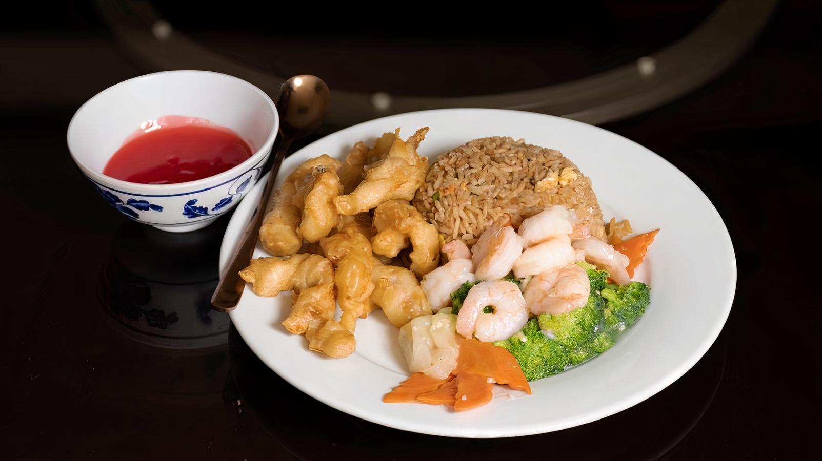 D4. Shrimp with Vegetables Deluxe and Sweet and Sour Chicken Combo 杂菜虾 - 甜酸鸡 - 套餐