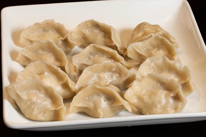 Water Boiled Homemade Pork Dumplings (12 pc) 水煮手工水饺