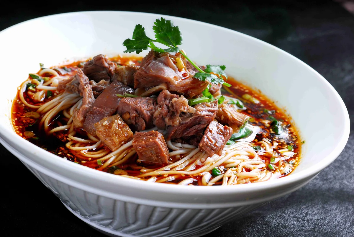 Braised beef noodles