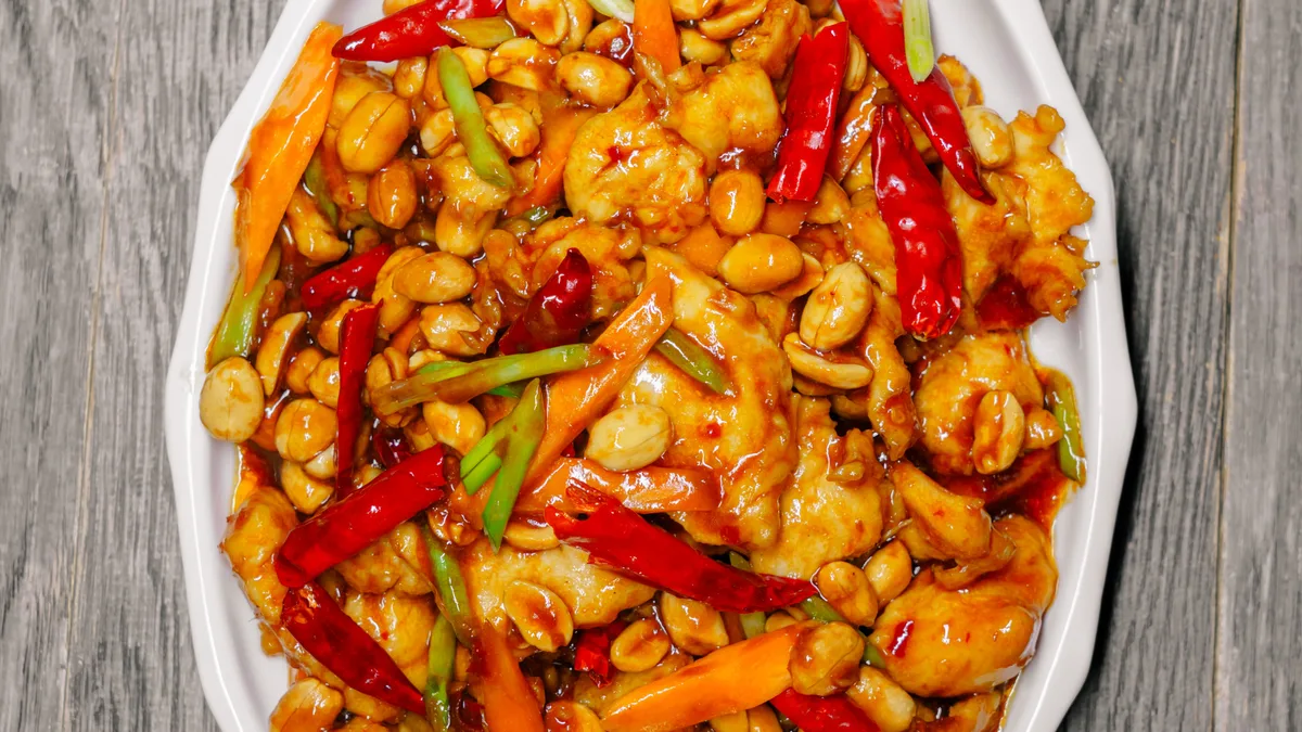 Kung Pao Chicken with Vegetable and Peanut