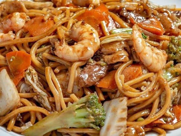 185 - Macarrão Chop Suey Cantonês / Yak
