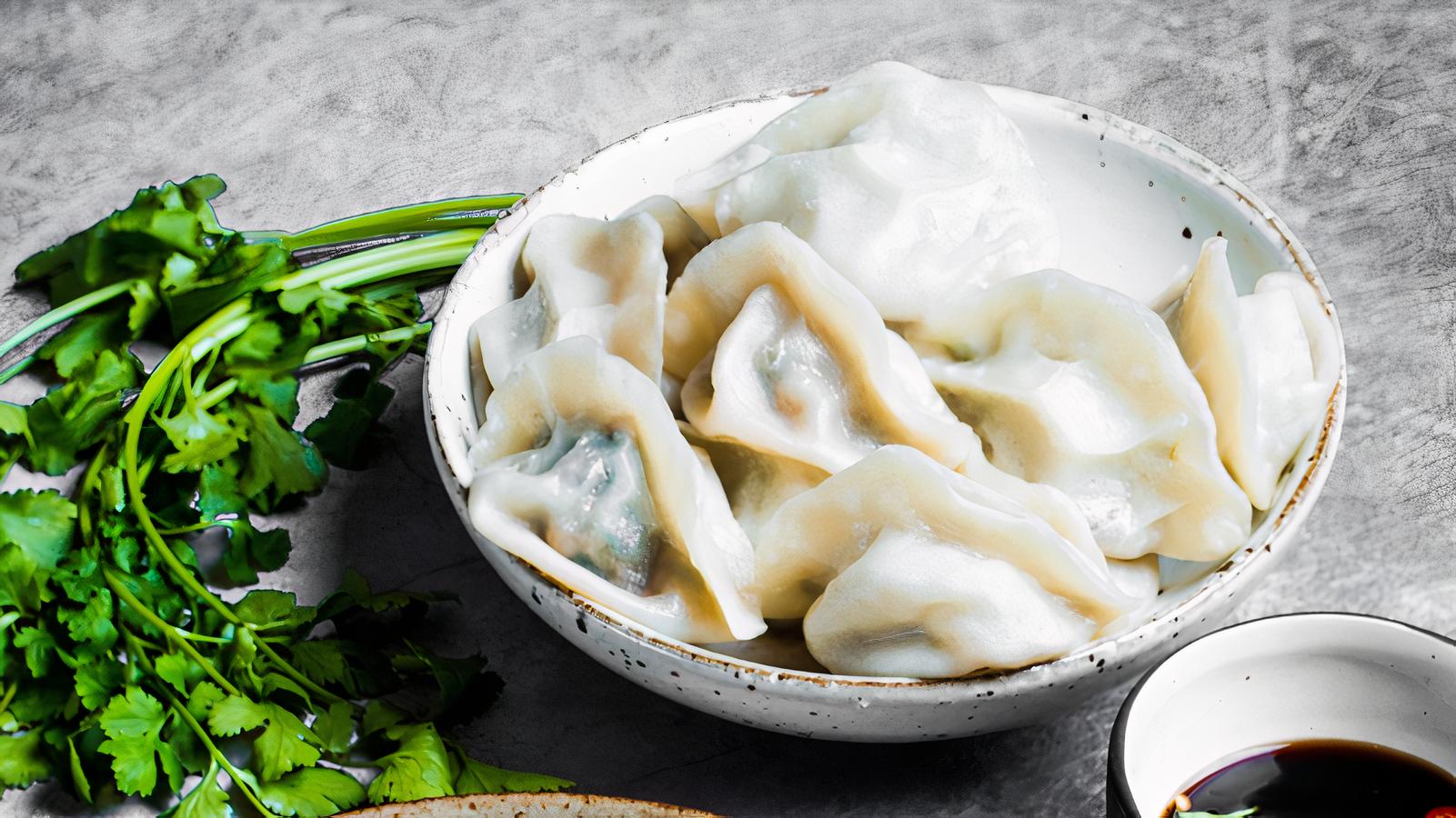 001. Steamed Dumplings (6 pcs) / 蒸饺