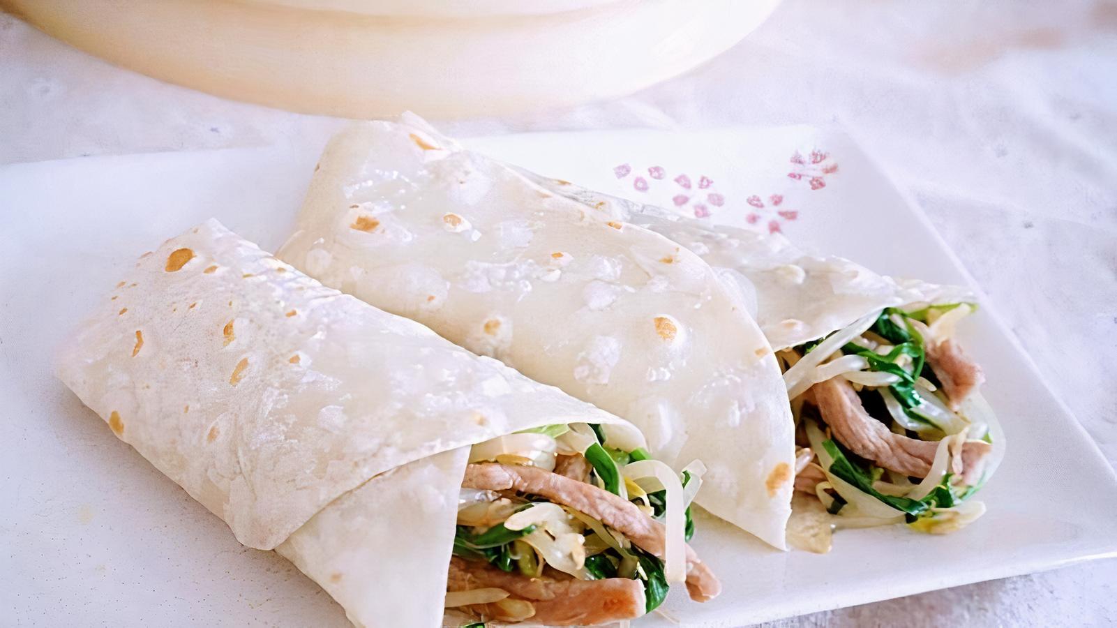 012. Beijing Spring Pancake Wrap (Chicken - 1 Pc) /「北京春饼 鸡