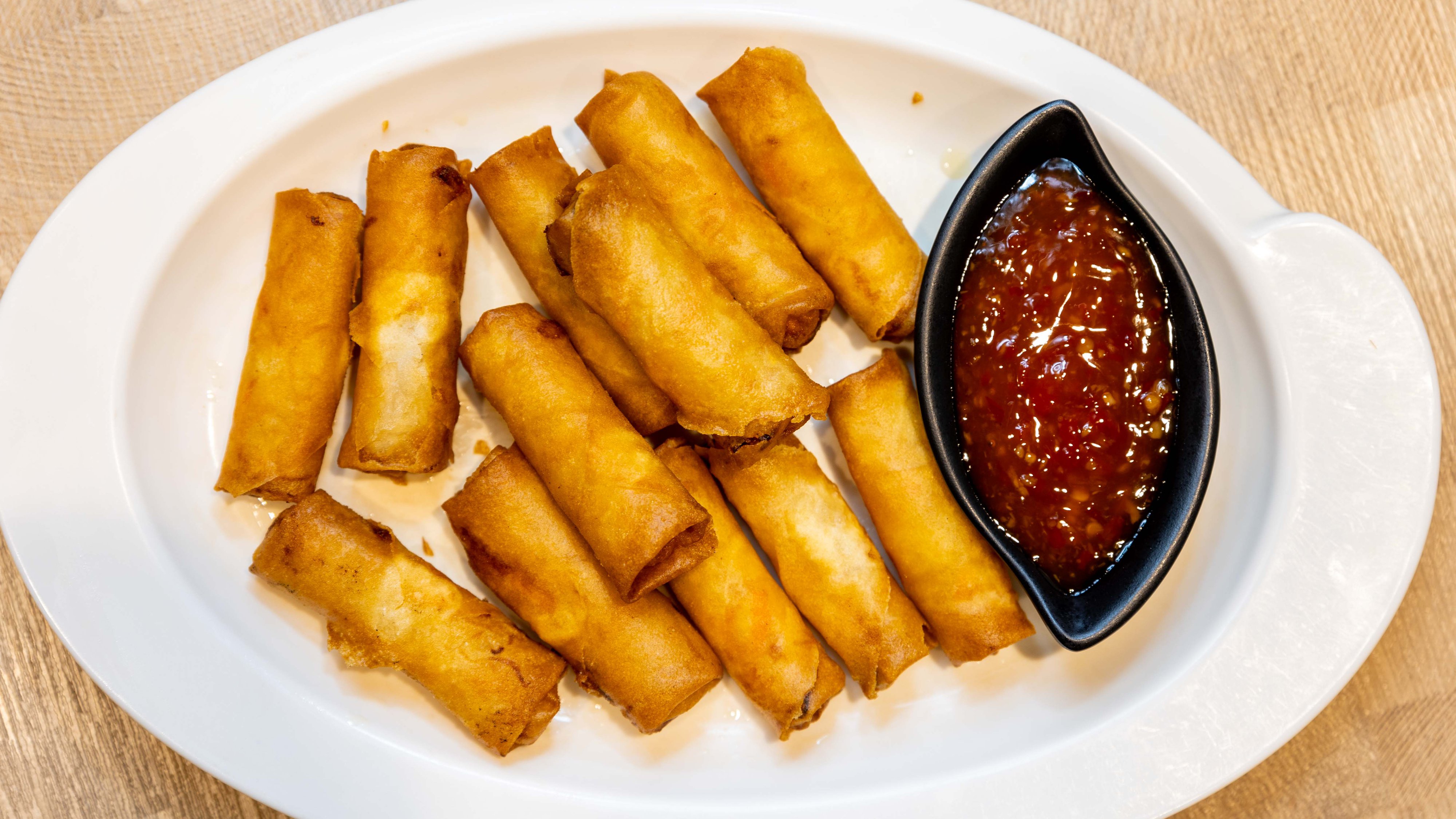 18. Spring Roll (10 pcs) / 炸春卷