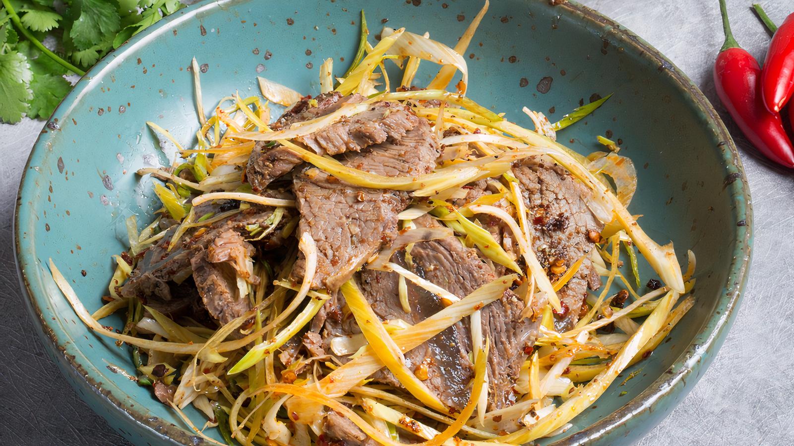 22. Spicy Beef Salad / 麻辣牛肉