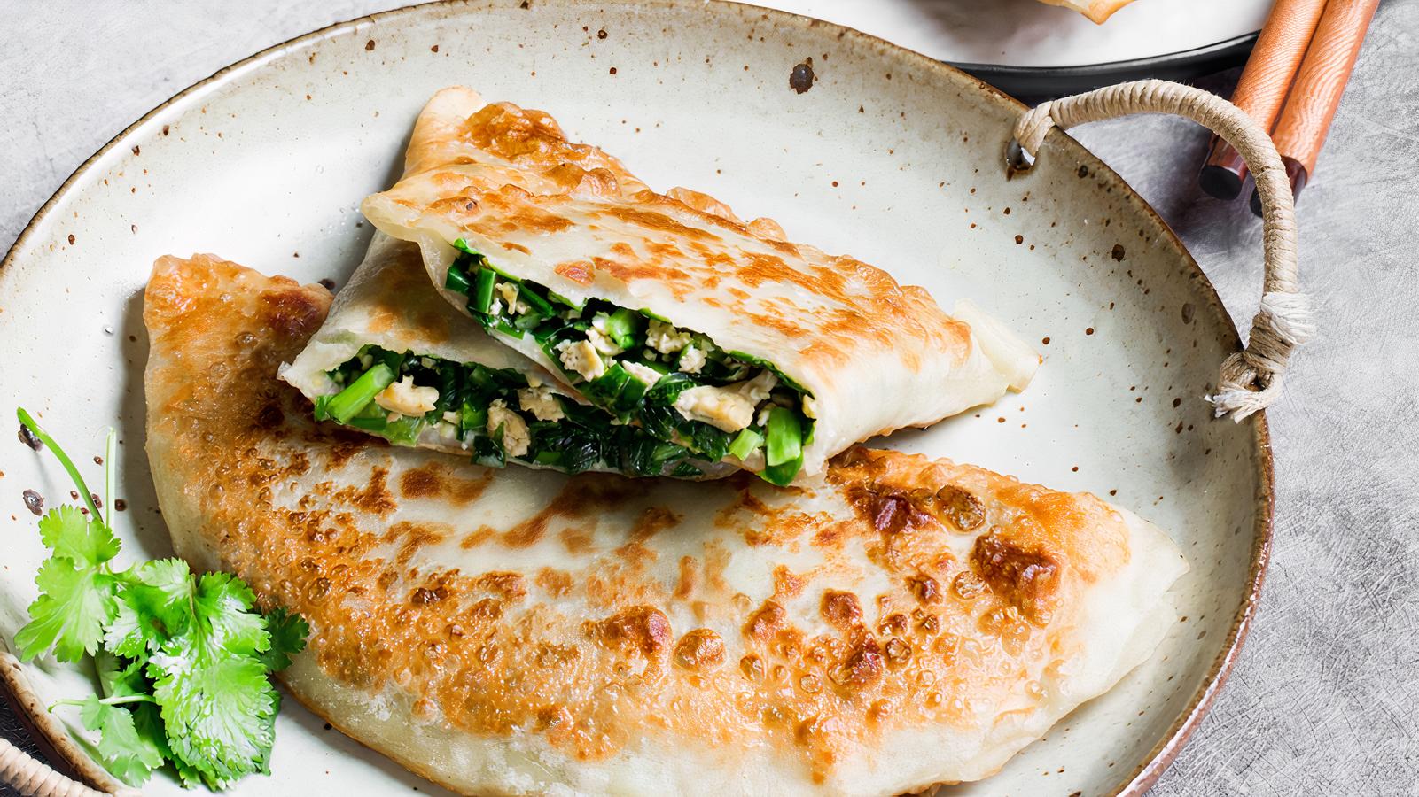403. Egg and Chives Pastry / 韭菜合子