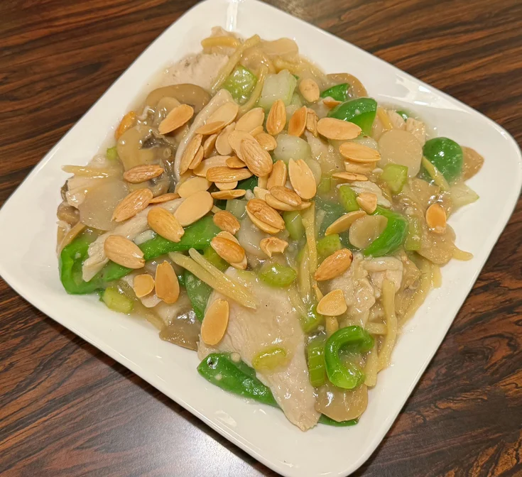 Almond Chicken Ding（杏仁鸡丁）