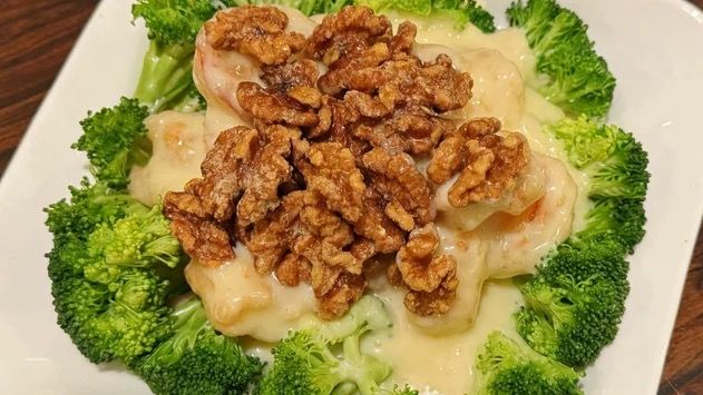 Walnut Crispy Shrimp（核桃虾）