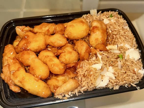 C8. Honey Garlic Chicken 蜜汁鸡