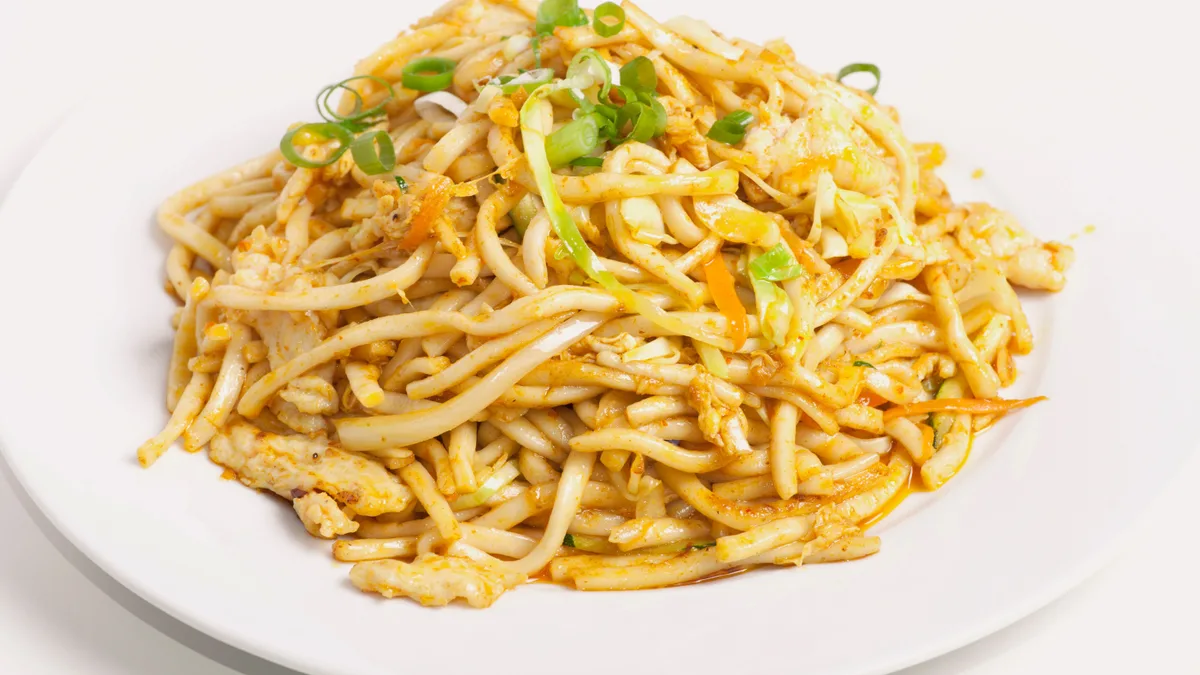 Rezanci s piletinom i Thai curryjem