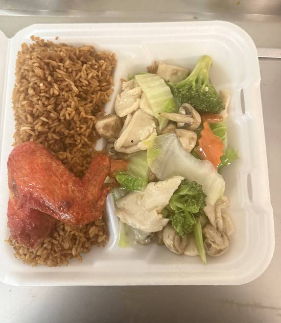14. Moo Goo Gai Pan