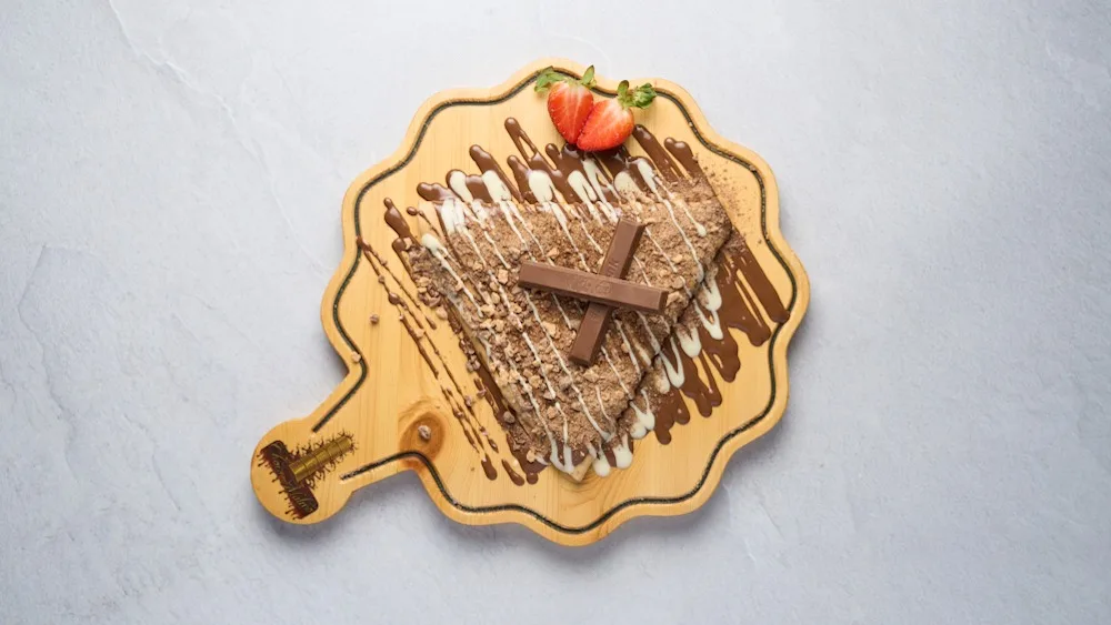 4. Kit kat Crepe