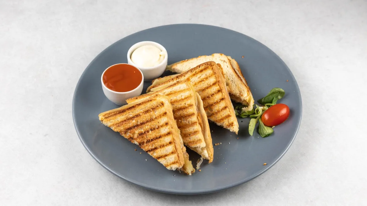 Toast sa šunkom