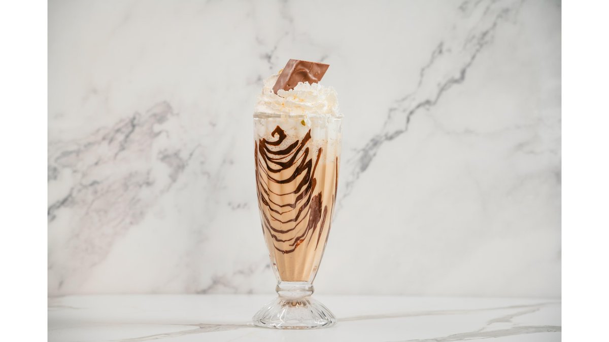Snickers milkshake