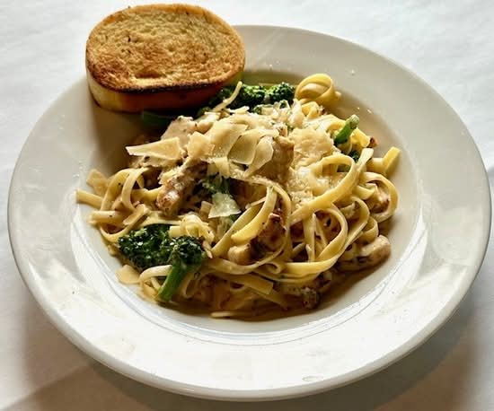 Chicken Broccoli Pasta Alfredo^