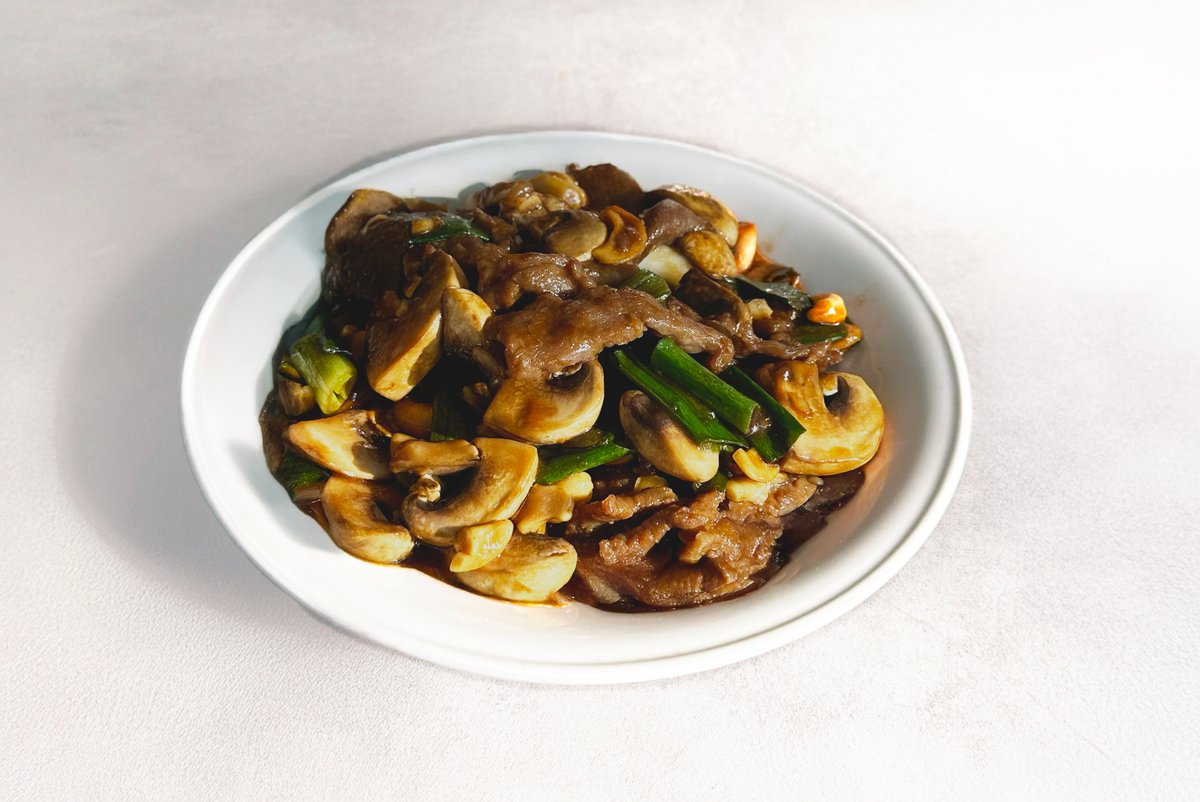 281. Beef with Cashew Nuts