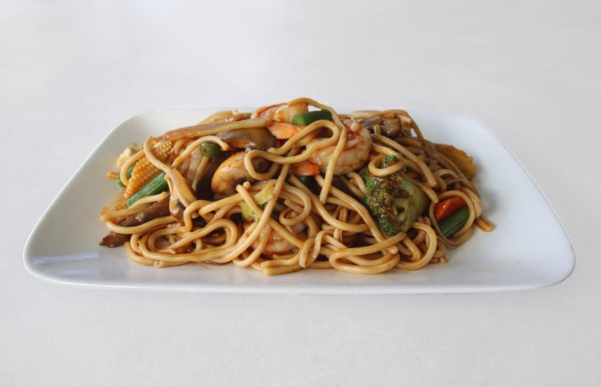 823. Noodles With Vegetables and Prawns