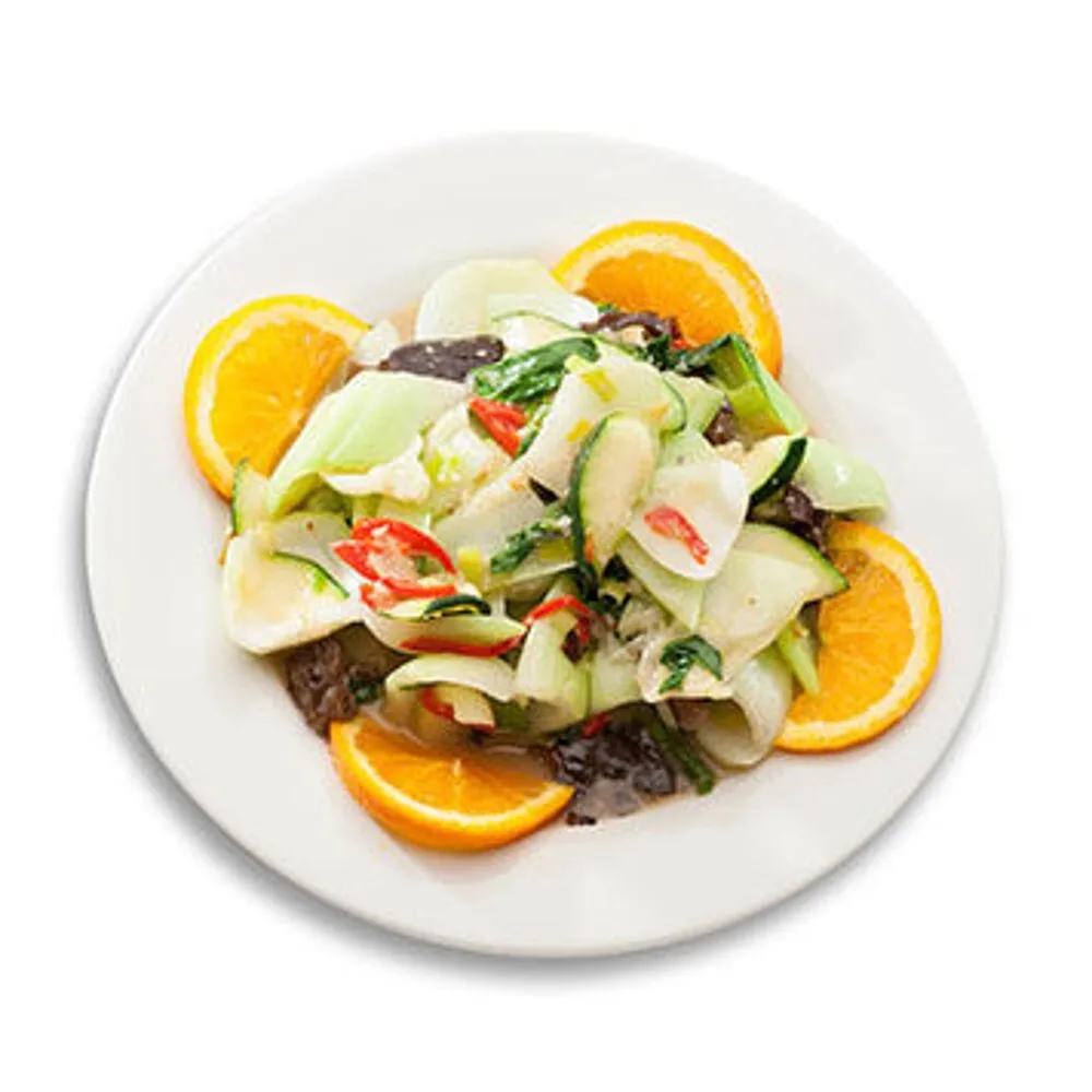 98. A selection of delicious quick-fried vegetables
