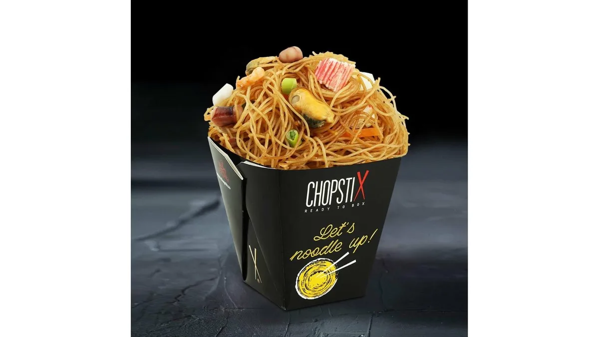 Noodles cu fructe de mare