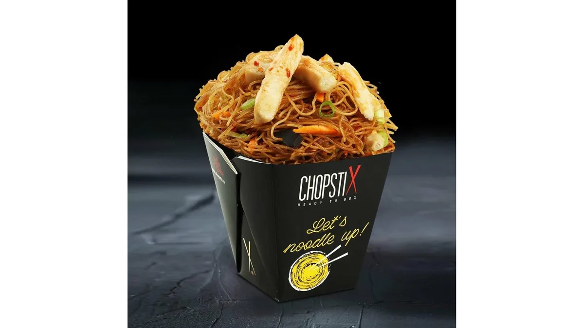 Noodles cu pui picant