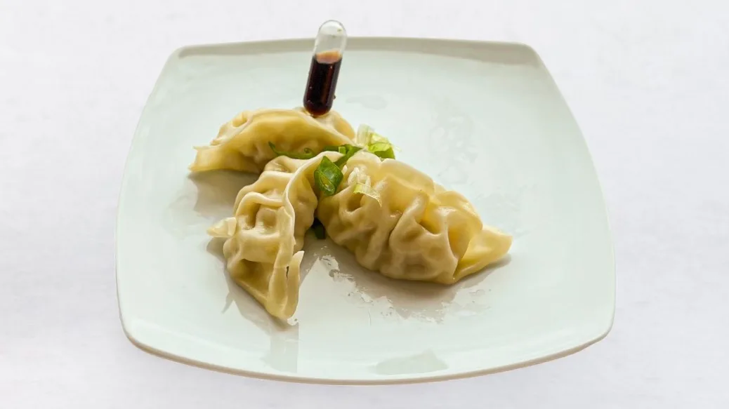 Soparjeni gyoza cmoki (3 kosi)