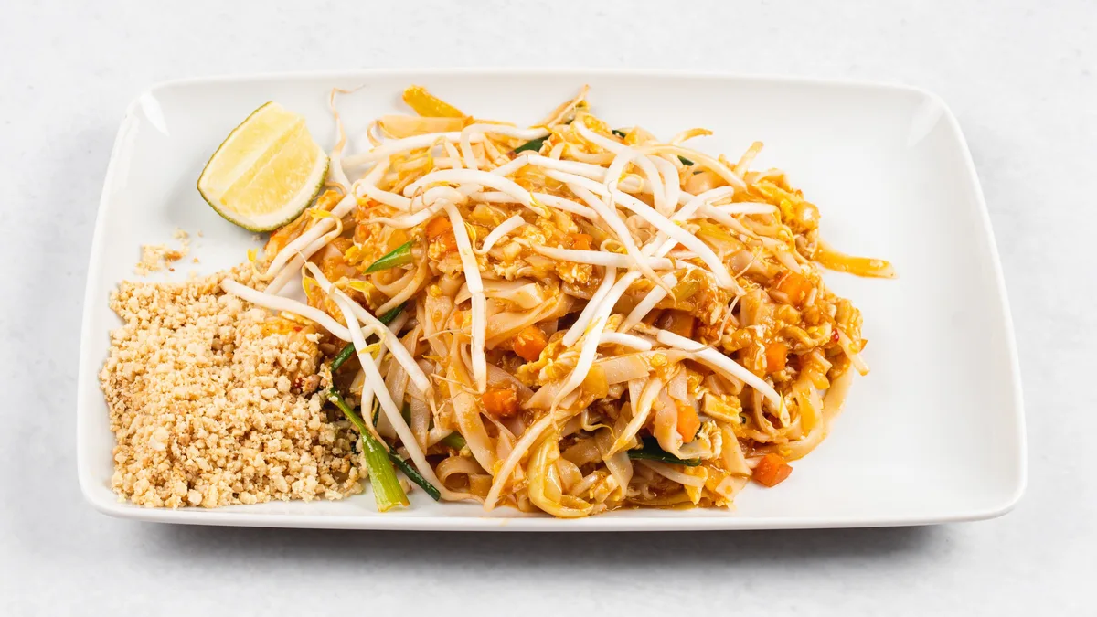 Pad thai s piščancem