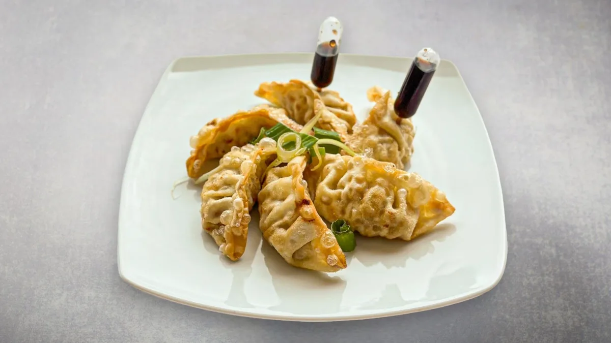 Ocvrti gyoza cmoki (6 kosov)