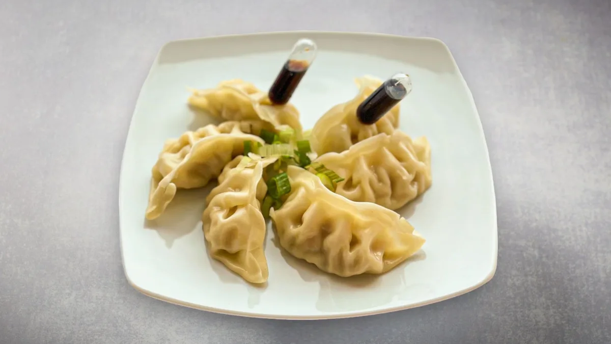 Soparjeni gyoza cmoki (6 kos)