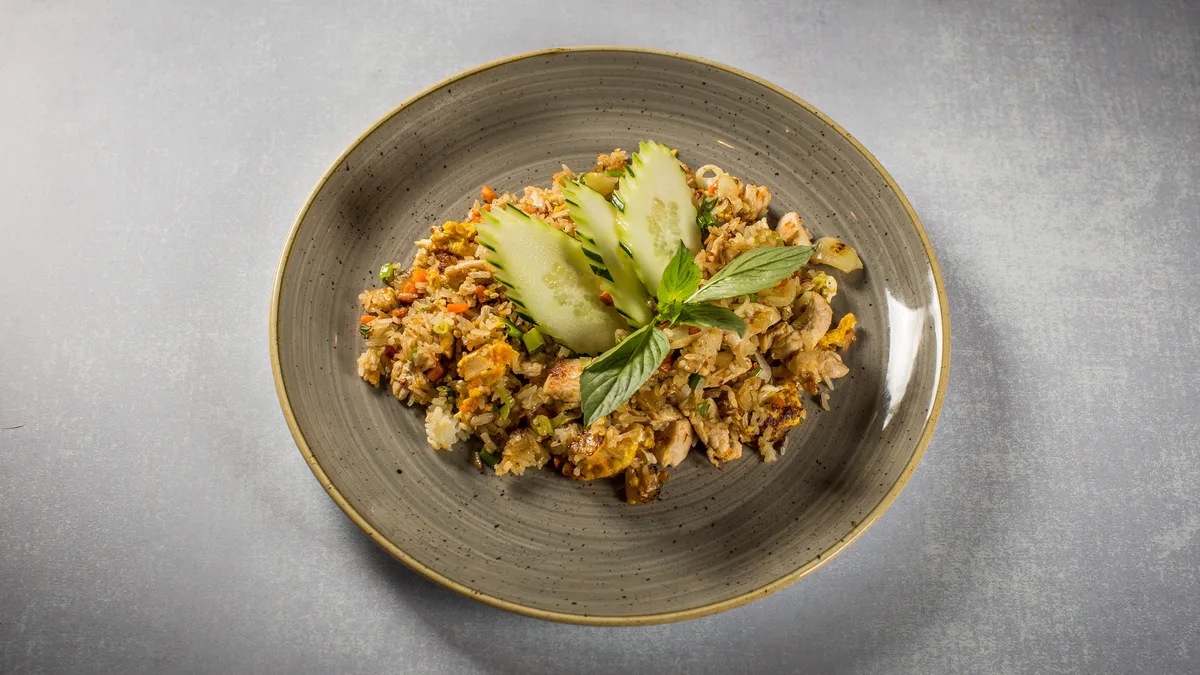 Veganski Khao Pad (pečeni riž)