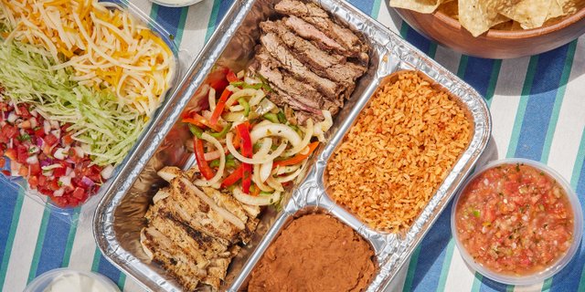 The Mamacita Fajita Bar w/ Chicken