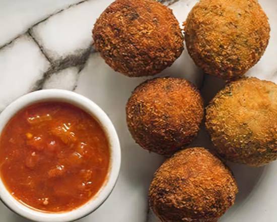 Arancini Bites (mini rice balls served with tomato sauce)