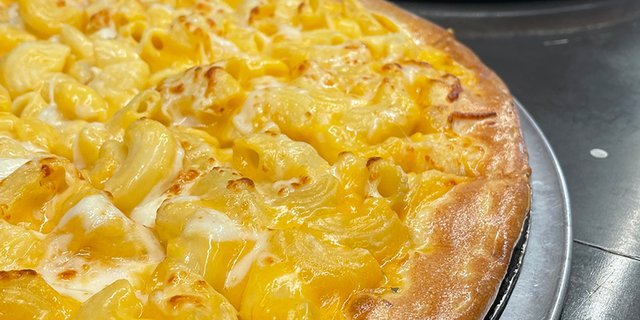 Mac and Cheese Pizza