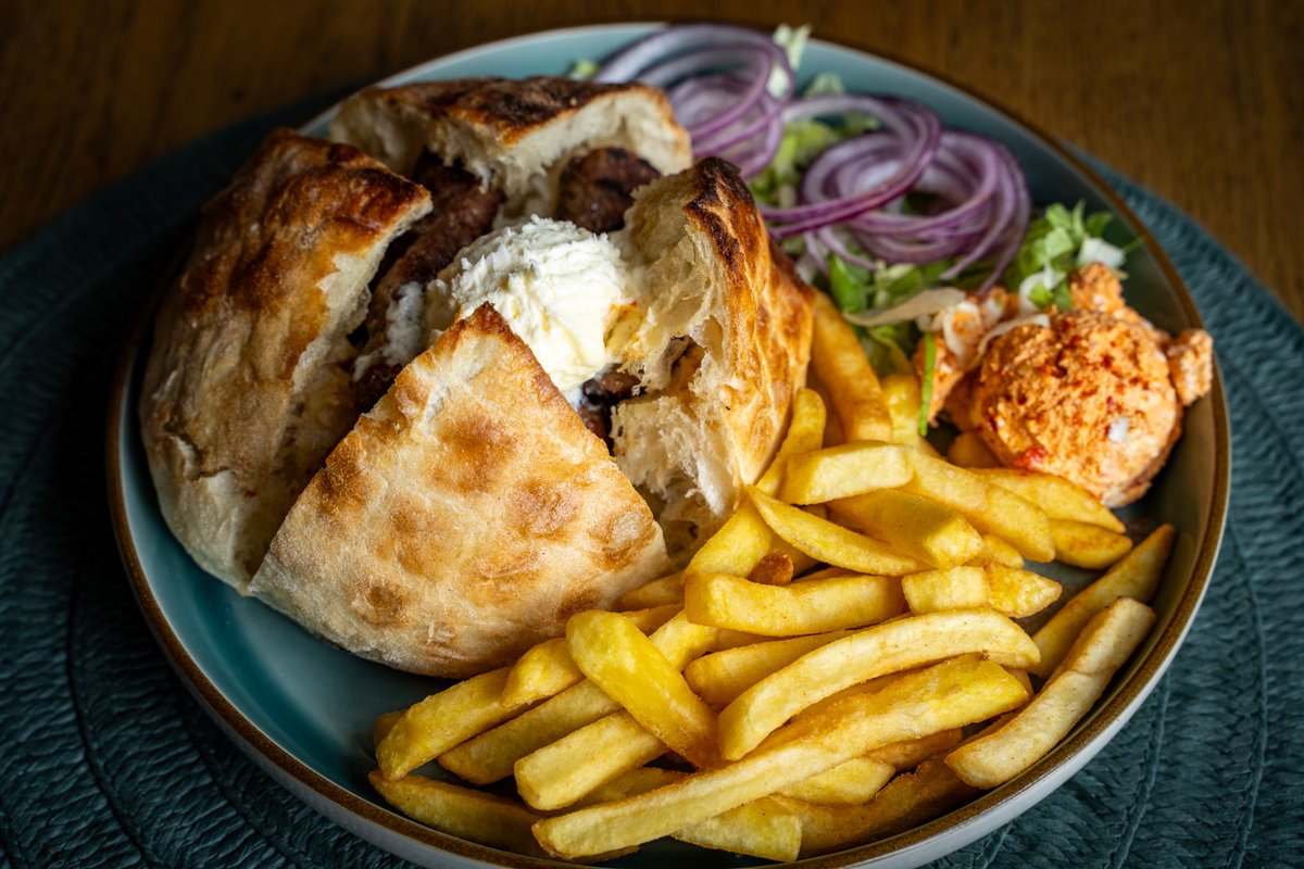 Ћевапи на кајмаку / Ćevapi na kajmaku