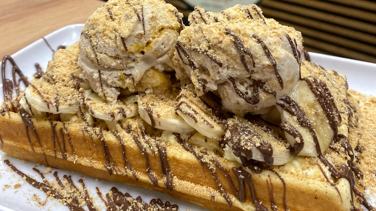 Banana split waffle