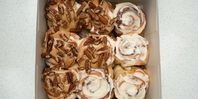 Combo Classic and Caramel Pecan Minibons Tray