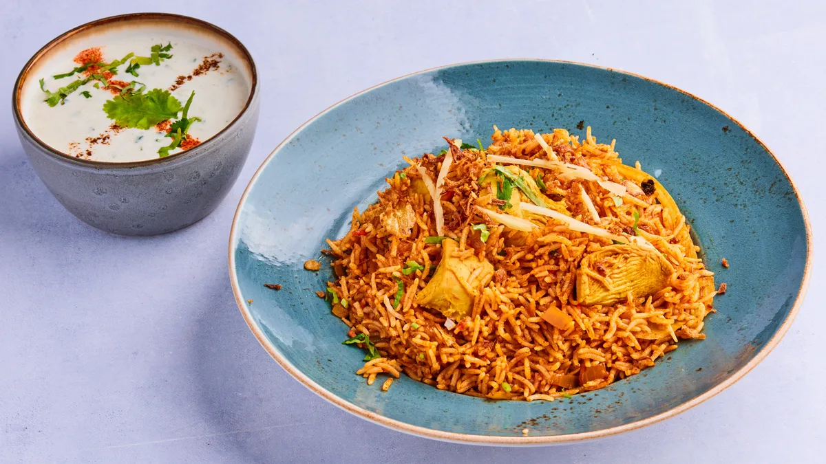 43. Lakhnawi Chicken Biryani