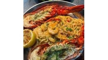 Homar cu linguine și creveți