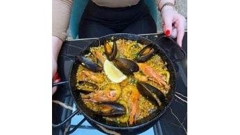 Paella cu fructe de mare