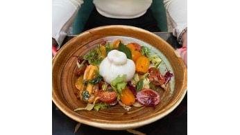 Salată Caprese cu Buratta