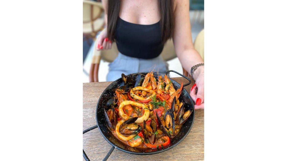 Tigaie picantă cu fructe de mare
